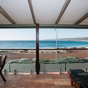 Canal Rocks Beachfront Apartments